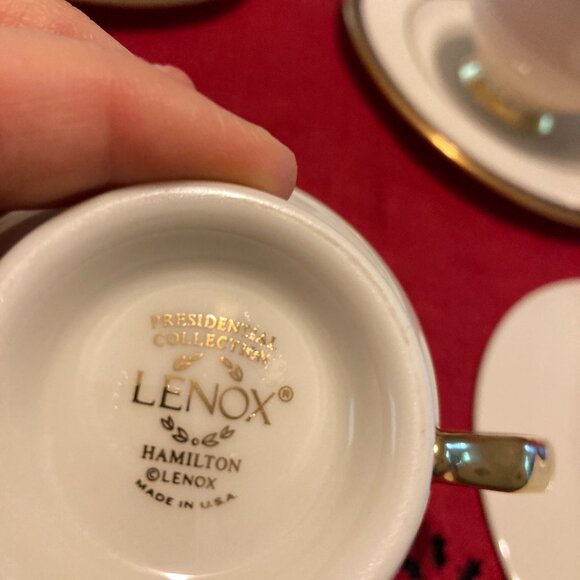 Footed Tea Cups - Picture 4 of 4